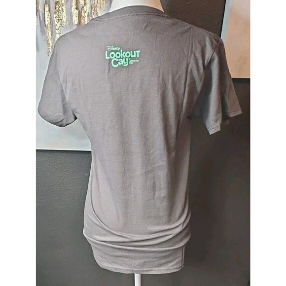 Disney Cruise Line Lookout Cay Lighthouse Point Grey Mickey Shirt Adult Small - Picture 3 of 6